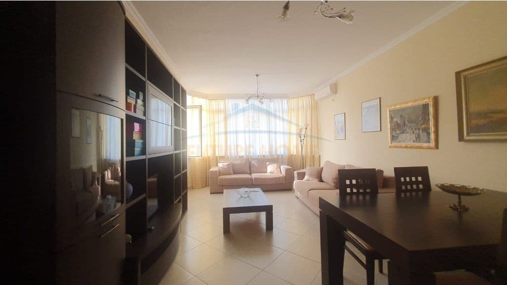 Qira, Apartament 2+1+2, Komuna e Parisit, Tiranë