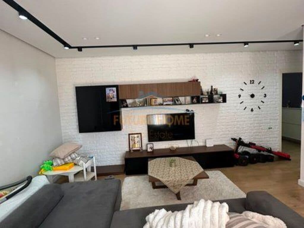 Apartament 2+1+ Garderobë dhe Verandë për shitje, Yzberisht, Tiranë
