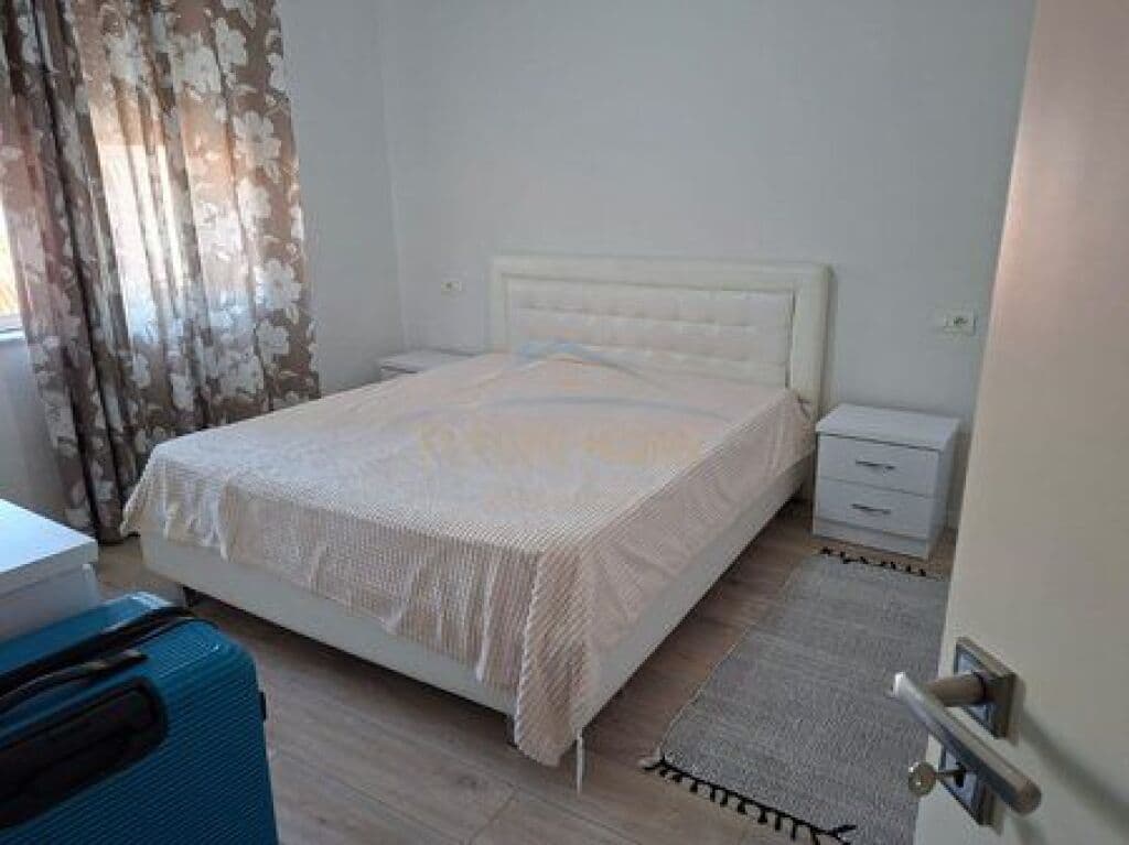 Qira, Apartament 2+1, Ura e Tabakëve, Tiranë. 2