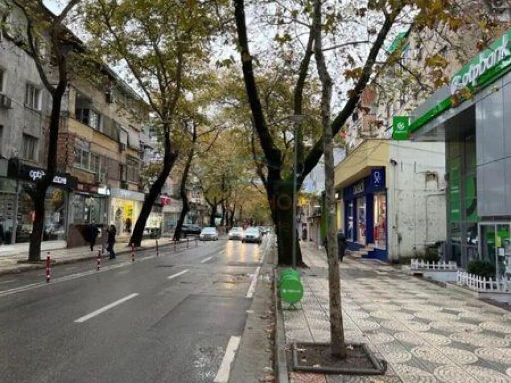Qira, Apartament 3+1+2, Ferit Xhajko, Tiranë.