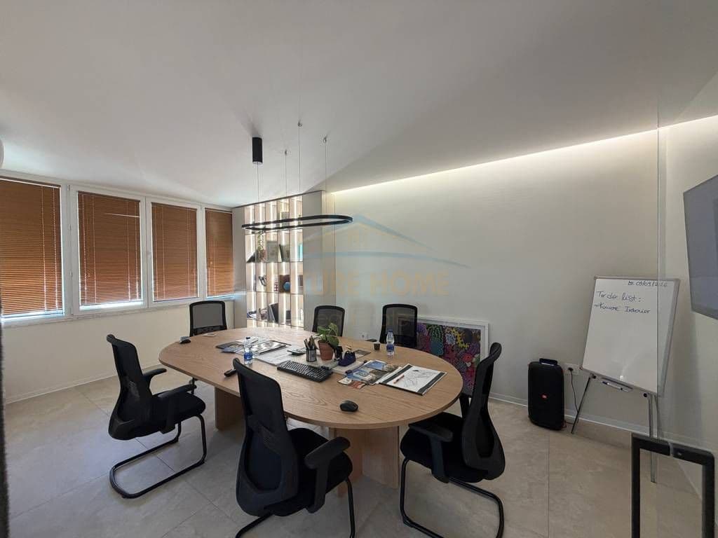 Në shitje, Apartament 3+1+2+Vendi i Parkimit, Bllok, Tiranë. 2