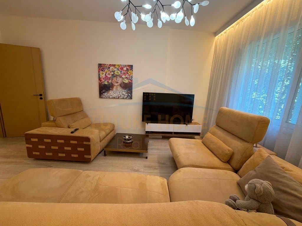 Në shitje, Apartament 2+1+2, Komuna Paris 3