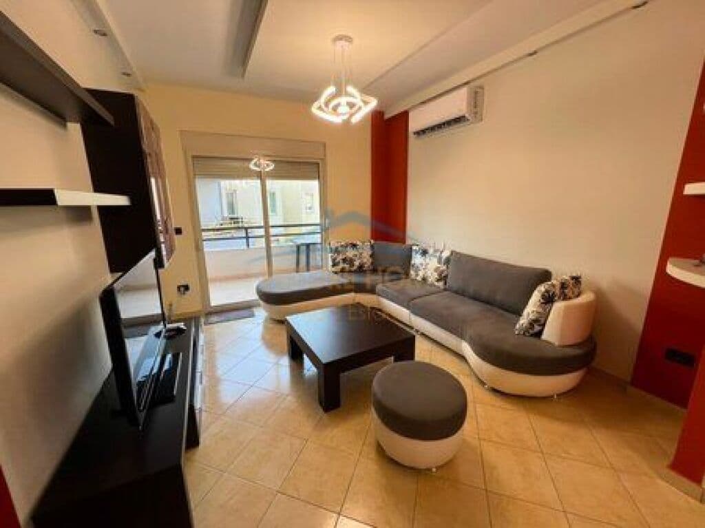 Në shitje, Apartament 2+1, Liqeni i Thatë, Tiranë.