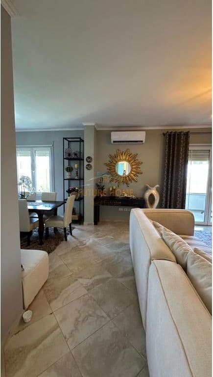 Në shitje, Apartament 2+1+2+ Garazh, Kopshti Botanik, Tiranë 3