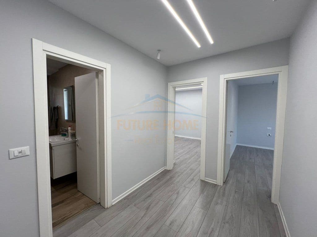 Qira, Hapësira biznesi, Brryli. 4