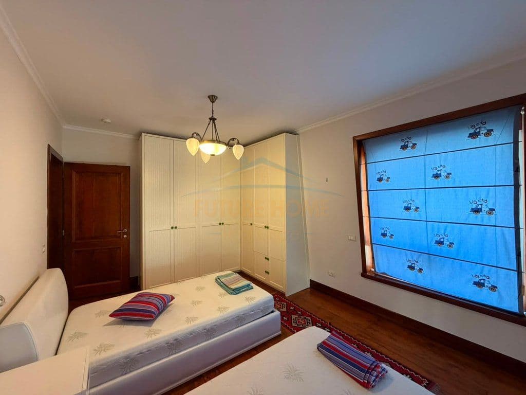 Qira, Apartament 4+1+3, Blloku, Tiranë