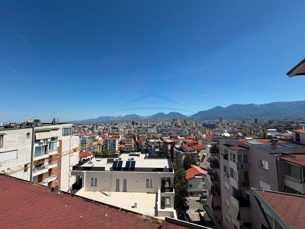 Në shitje, Duplex 4+1+2, Selitë, Tiranë.