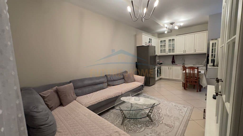 Në shitje, Apartament 1+1, Rruga Bedri Karapici, Tiranë.
