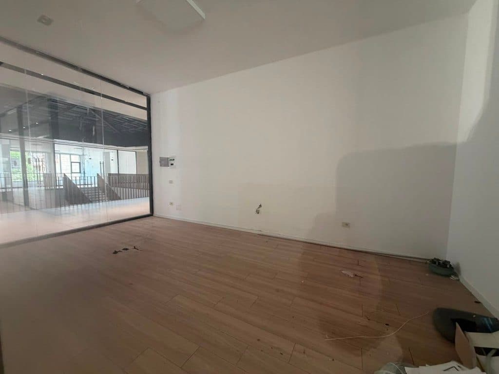 Qera, Ambient komercial, Golden Tower Residence, Tiranë. 3