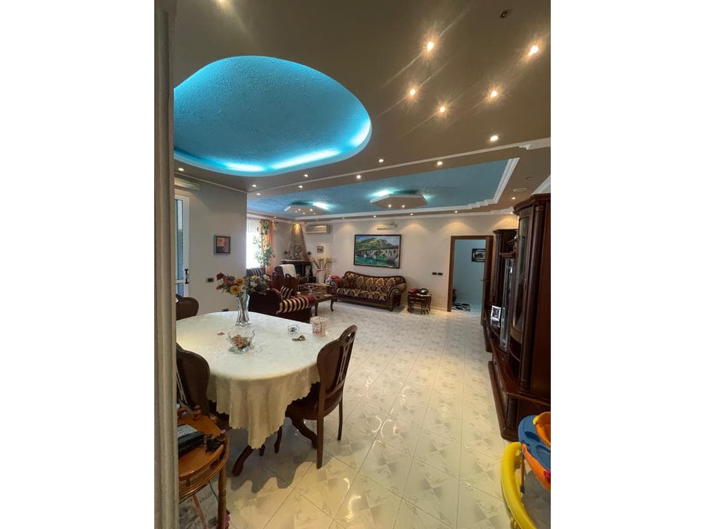 Shitet, Apartament 2+1+2, Irfan Tomini, Tiranë 2
