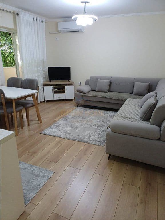 Apartament 1+1 për shitje, pranë shkollës Osman Myderizi