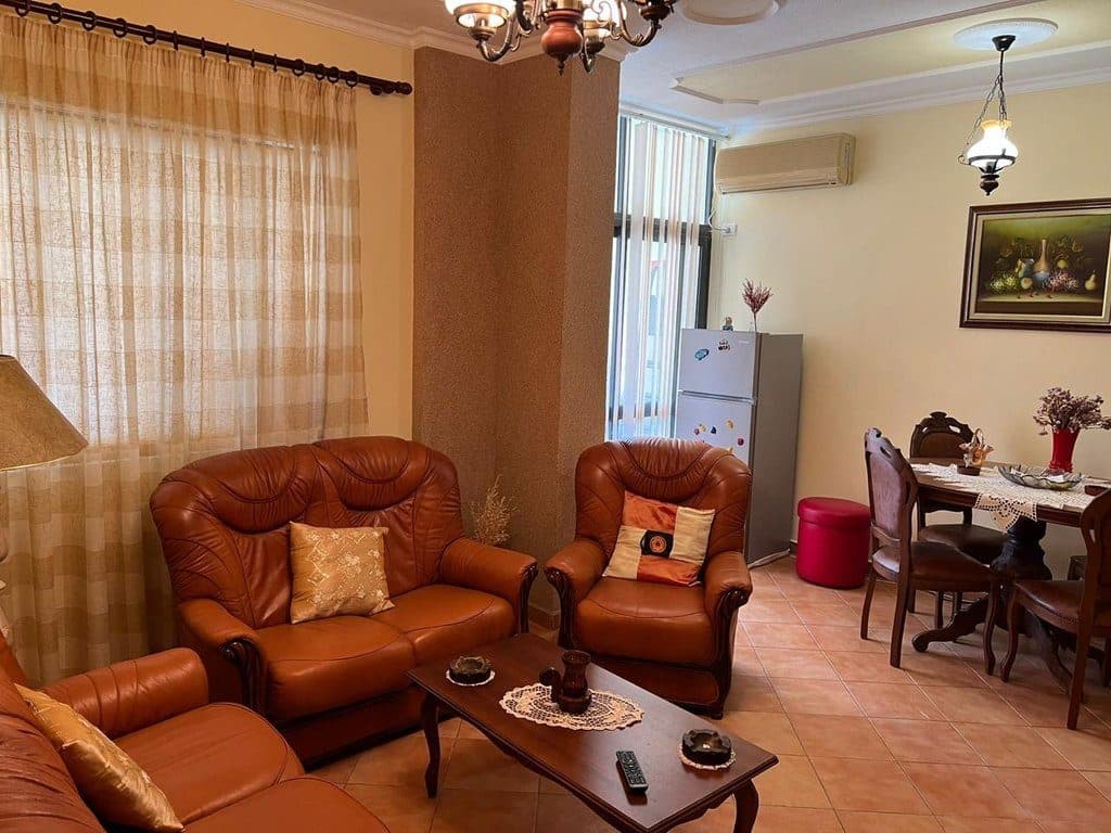 Shitet, Apartament 2+1, Golem