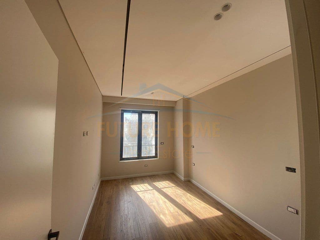 Në shitje, Apartament 2+1, Rruga Karl Gega, Tiranë. 4