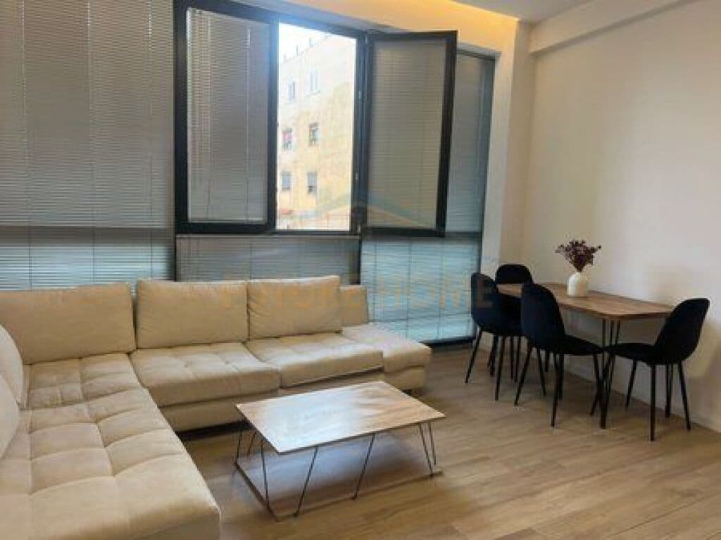 Qira, Apartament 1+1, Rruga Kavajës, Parku i Vjetër, Tiranë.
