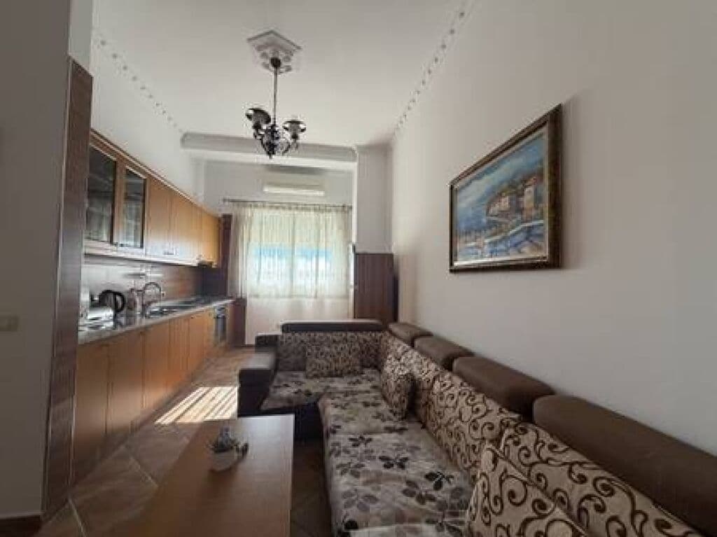 Qira, Apartament 1+1, Bloku i Ambasadave, Tiranë 2