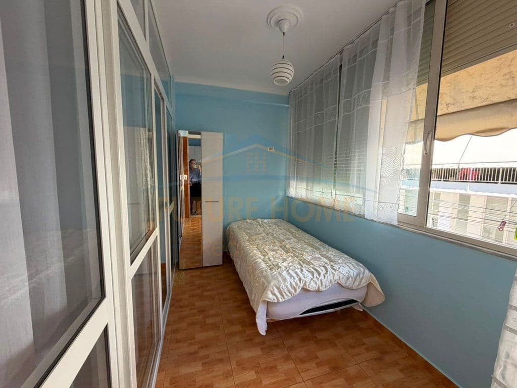 Qira, Apartament 1+1, Rruga Barrikadave, Tiranë. 4