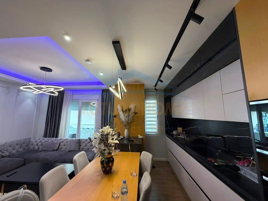 Në shitje, Apartament 2+1+Vendi i Parkimit, Ish-Shtylla e Aviacionit 4