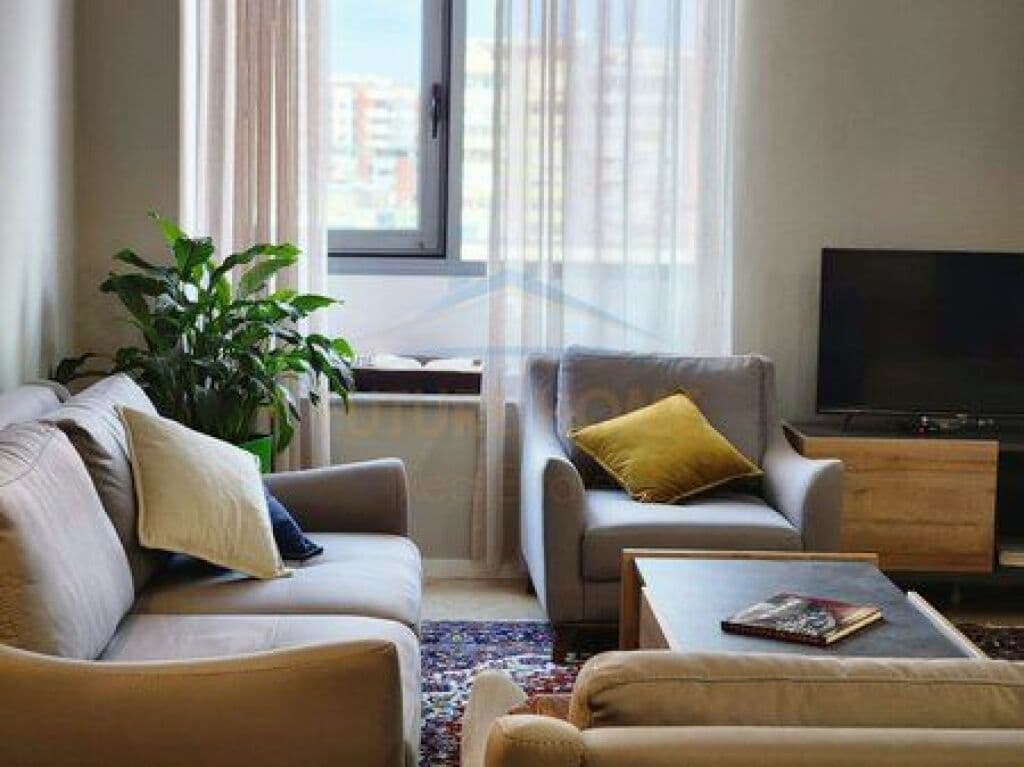 Jepet me qira, Apartament 2+1+2, Qendër, Tiranë. 3