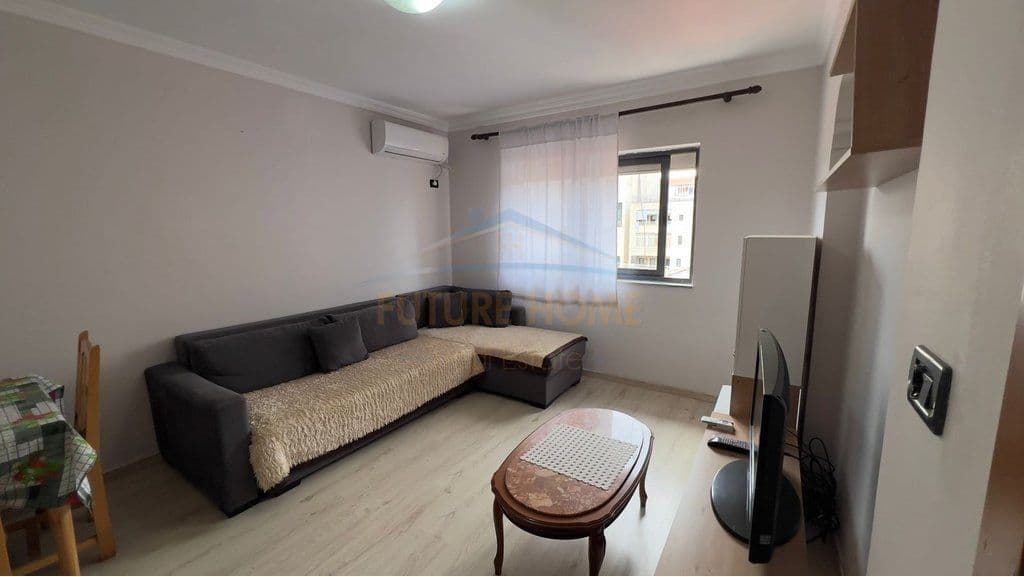 Jepet me qira, Apartament 1+1, Myslym Shyri, Tiranë.