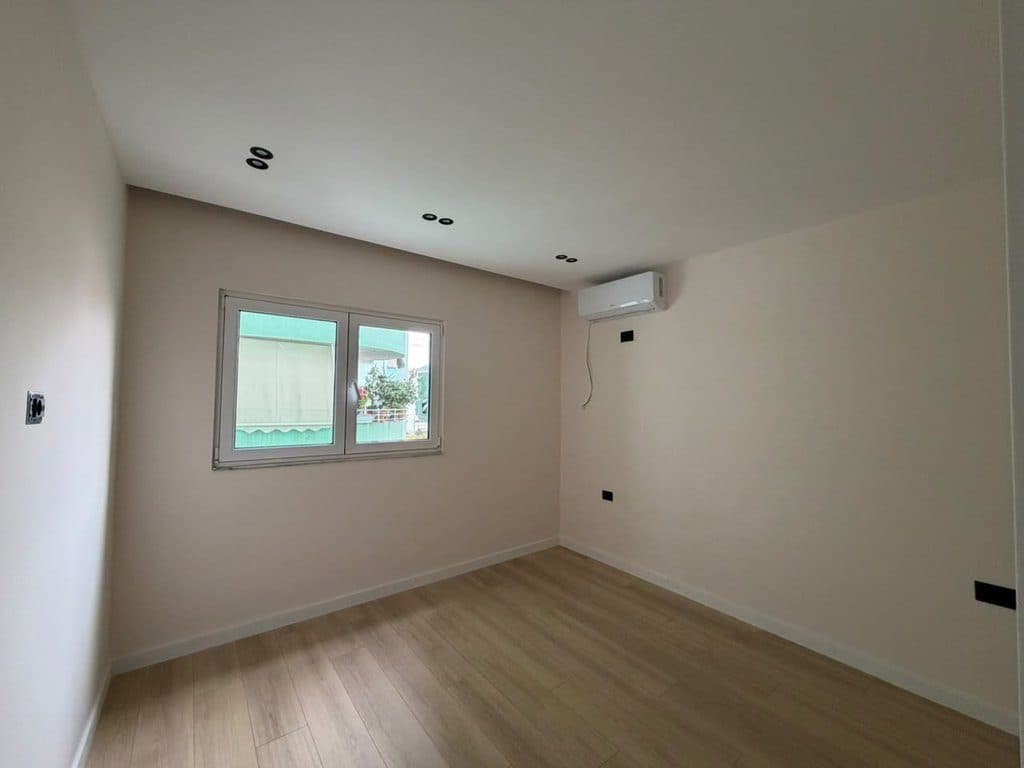 Shitet ,Apartament 1+1, Komuna e Parisit, Tirane 4