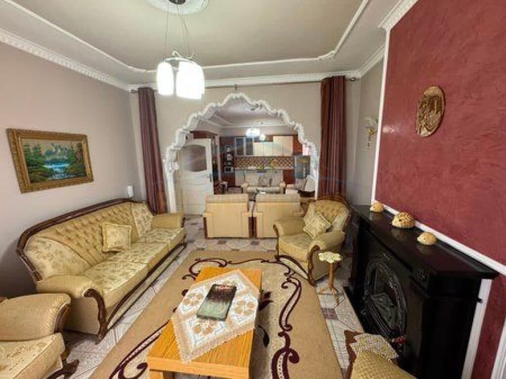 Qira, Apartament 2+1+2+ Vend Parkimi, Sauk