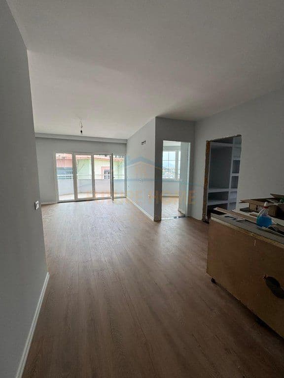 Në shitje, Apartament 2+1+2, Rruga "Shefqet Kuka", Fresk 2