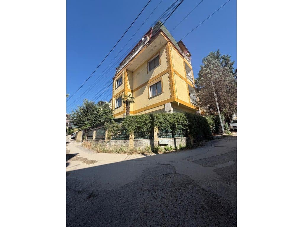 Shitet, Shtëpi 4-Katëshe, Vilat Gjermane, Tiranë. 1