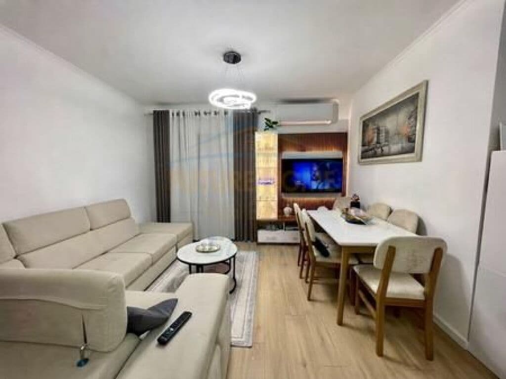 Në shitje, Apartament 1+1 (I konvertuar në 2+1), Kinostudio, Tiranë
