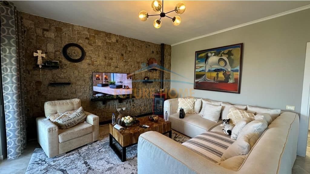 Në shitje, Apartament 2+1+2+ Garazh, Kopshti Botanik, Tiranë