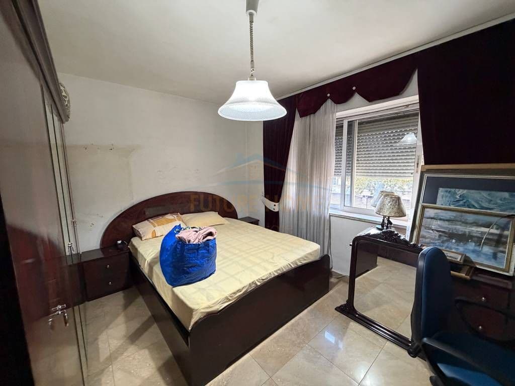 Në shitje pranë Pazar i Ri, apartament 2+1, 3