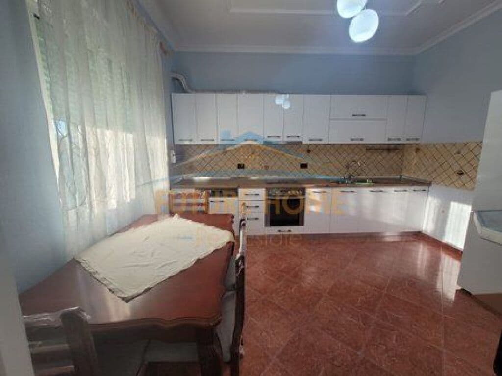 Qira, Apartament 2+1+2, Vila Gjermane 2