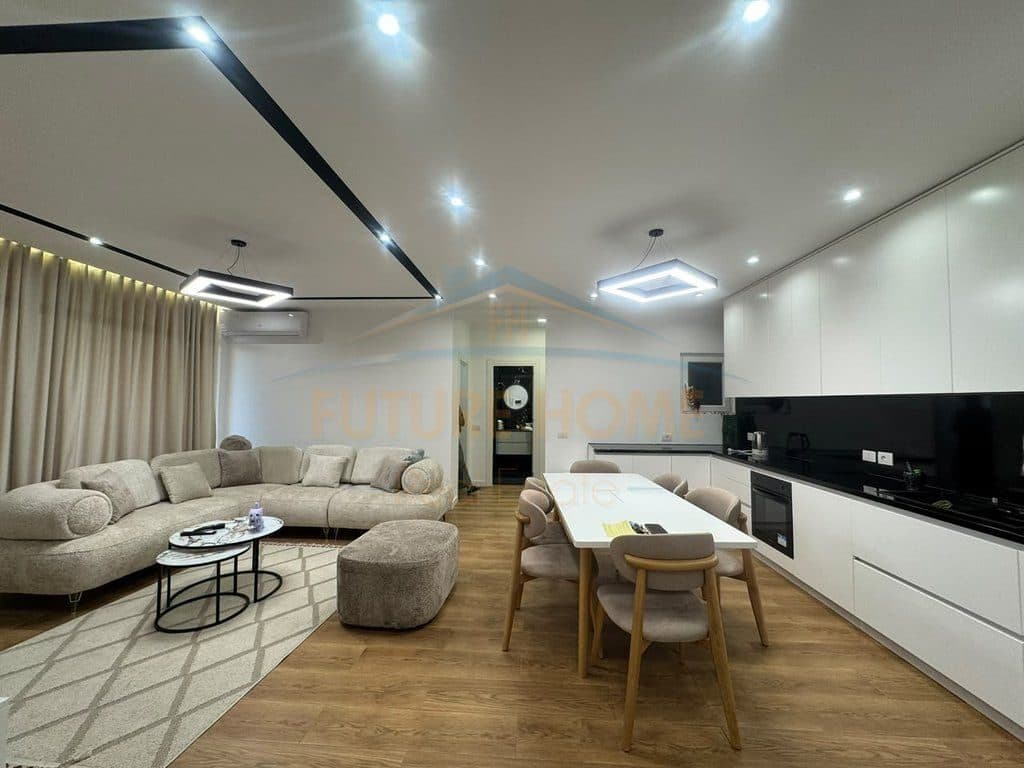 Në shitje, Apartament 2+1+2, Bulevardi i Ri, Tiranë. 2