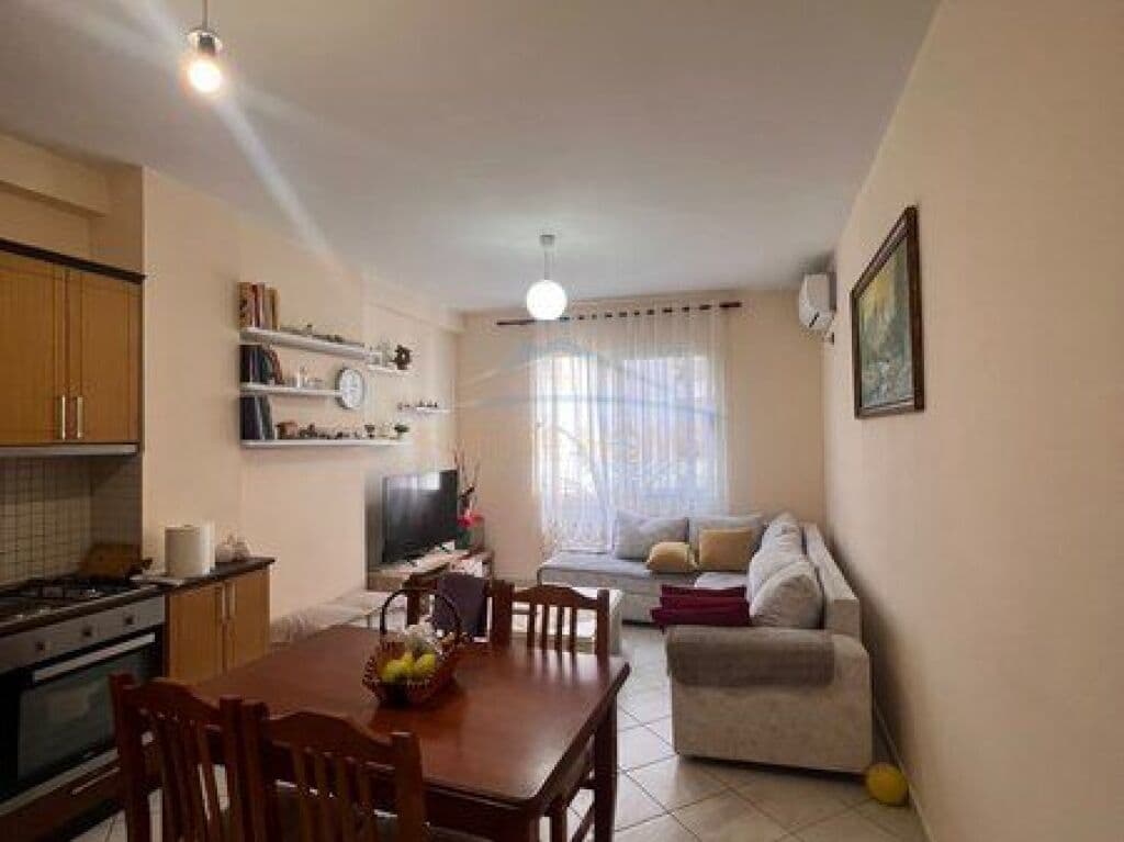 Në shitje, Apartament 1+1, Pranë Vilës L, Rruga e Re
