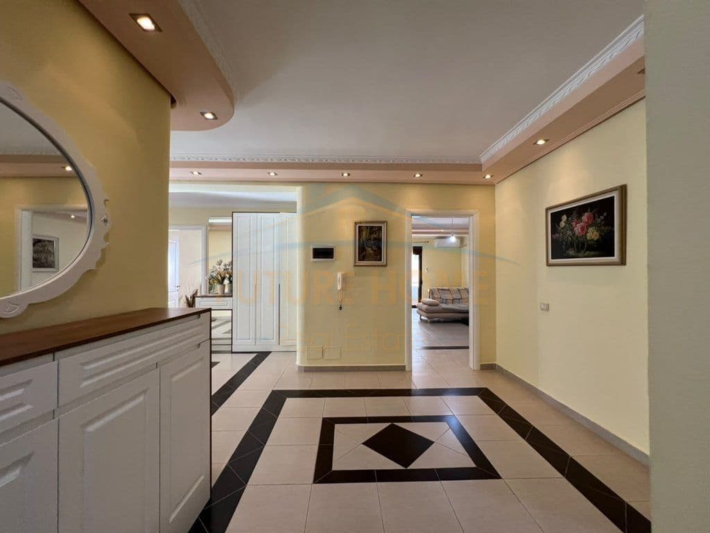 Qira, Apartament 4+1+2+ Vend parkimi, Fresk, Tiranë 4