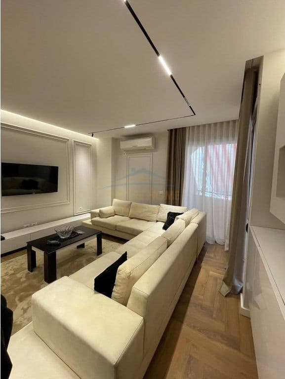 Jepet me qira, Apartament 2+1, Pazari i Ri 3