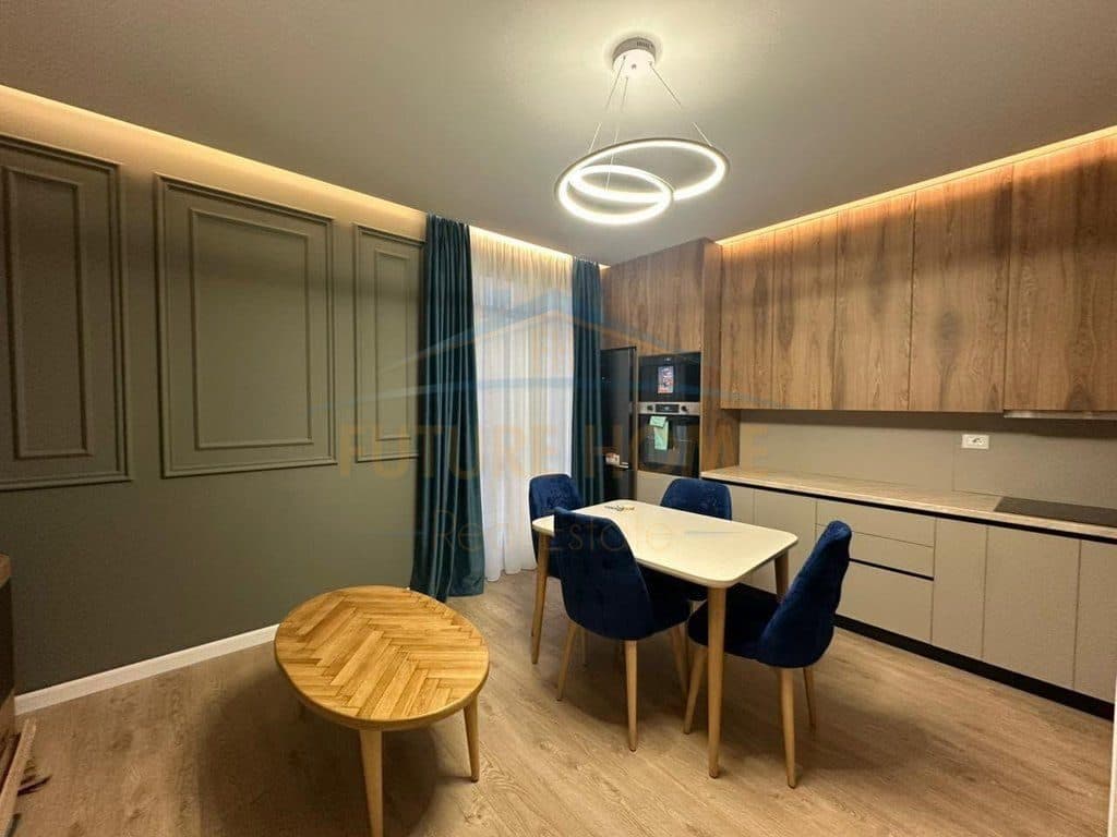 Apartament 3+1 për Shitje – Pranë Vilës L, Astir