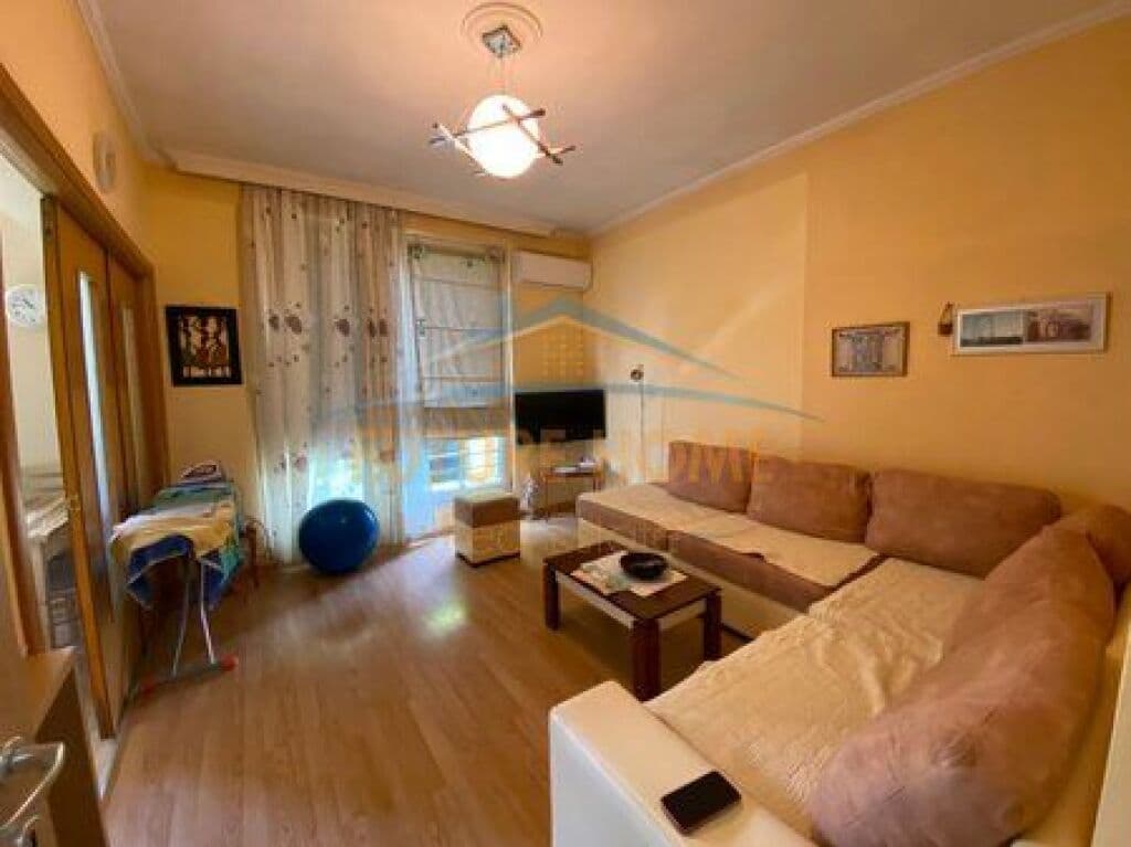 Jepet me qira, Apartament 1+1, Laprakë 2