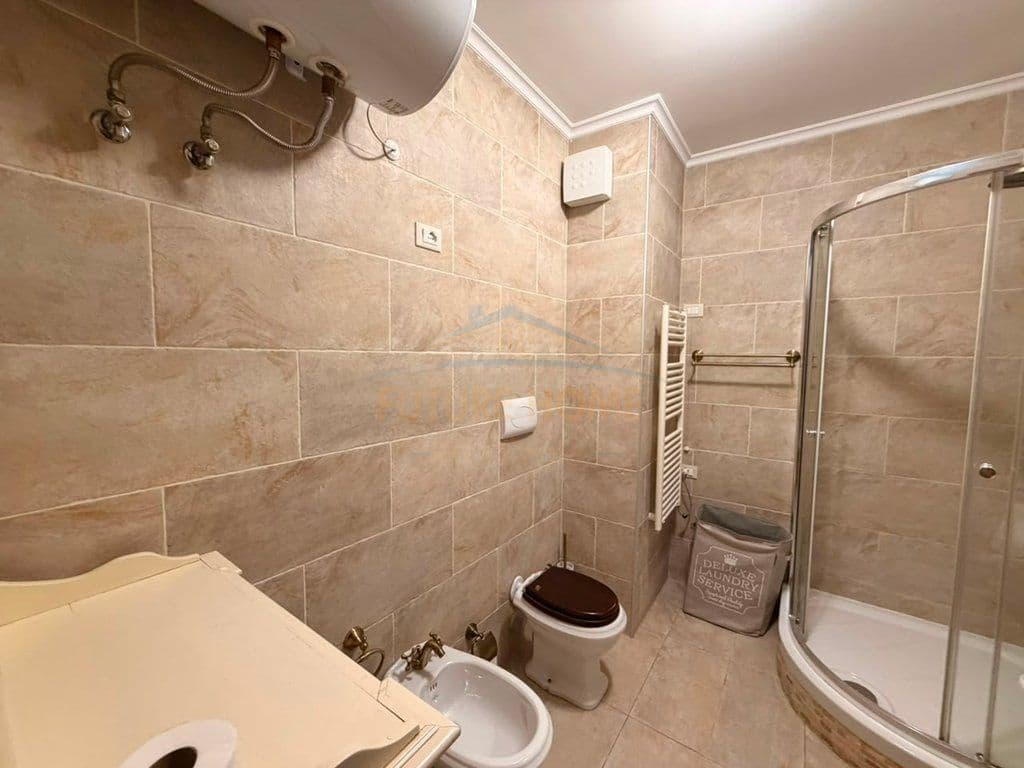 Qira, Apartament 4+1+3, Blloku, Tiranë