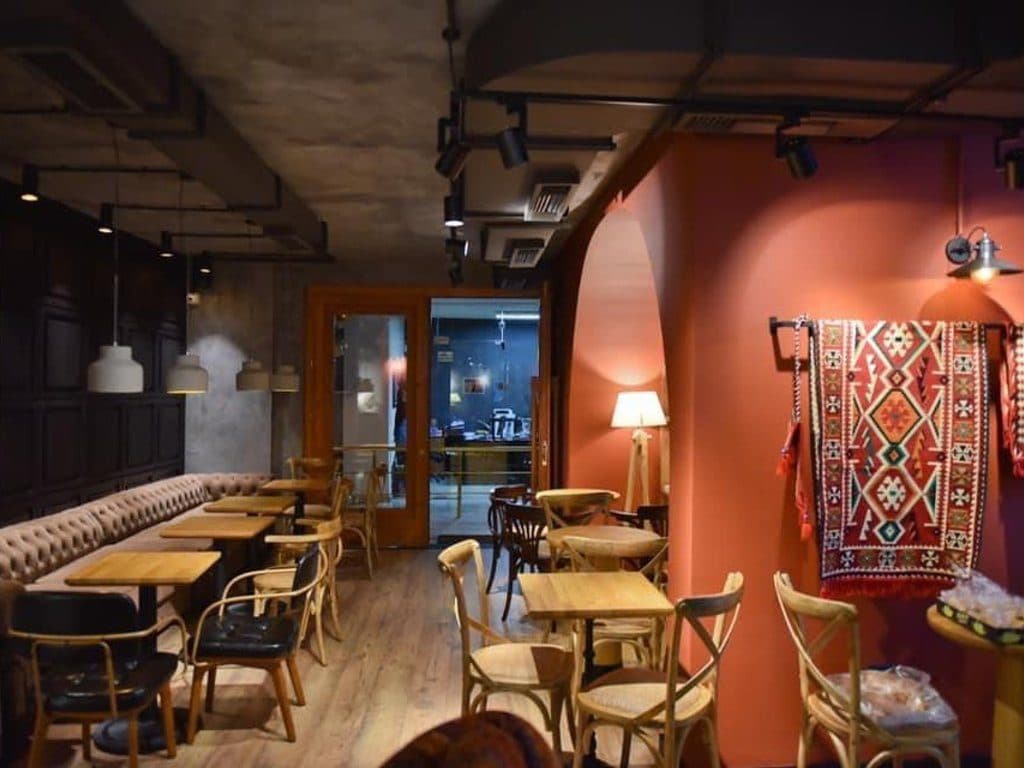 Qera, Bar-Kafe, Ish Ekspozita, Tirane 4