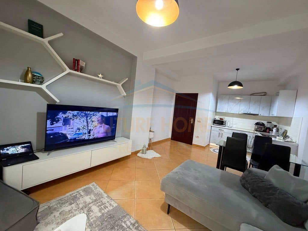 Në shitje, Apartament 1+1 + Vend Parkimi, Rruga e Re