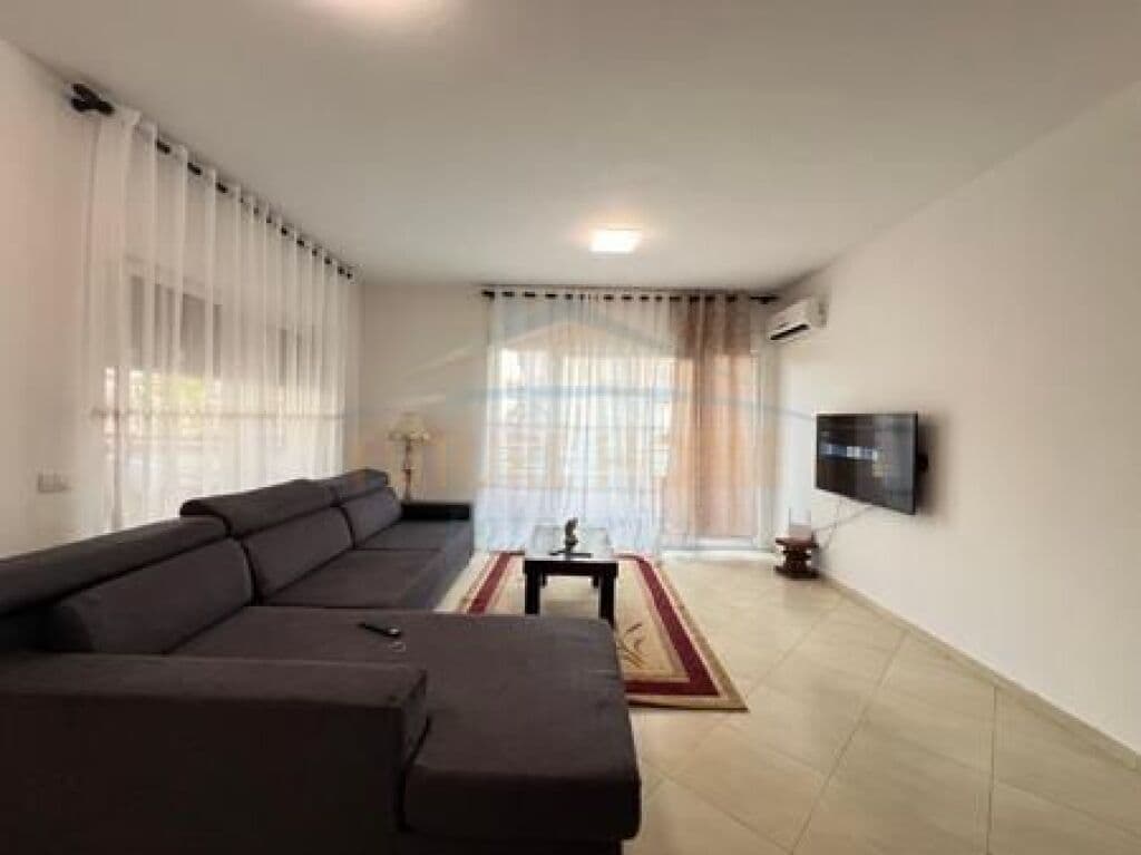 Jepet me qira, Apartament 2+1+2+Veranda, Don Bosko, Tiranë. 2