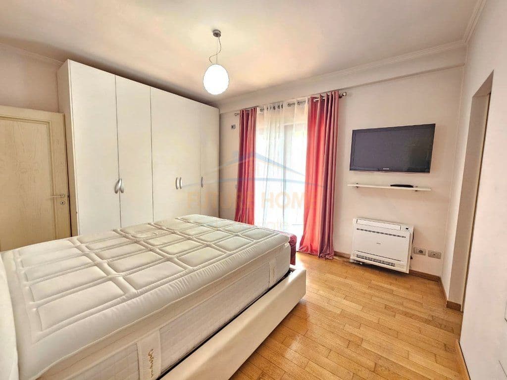 Në shitje, Apartament 3+1+vend parkimi, Myslym Shyri, Tiranë 4