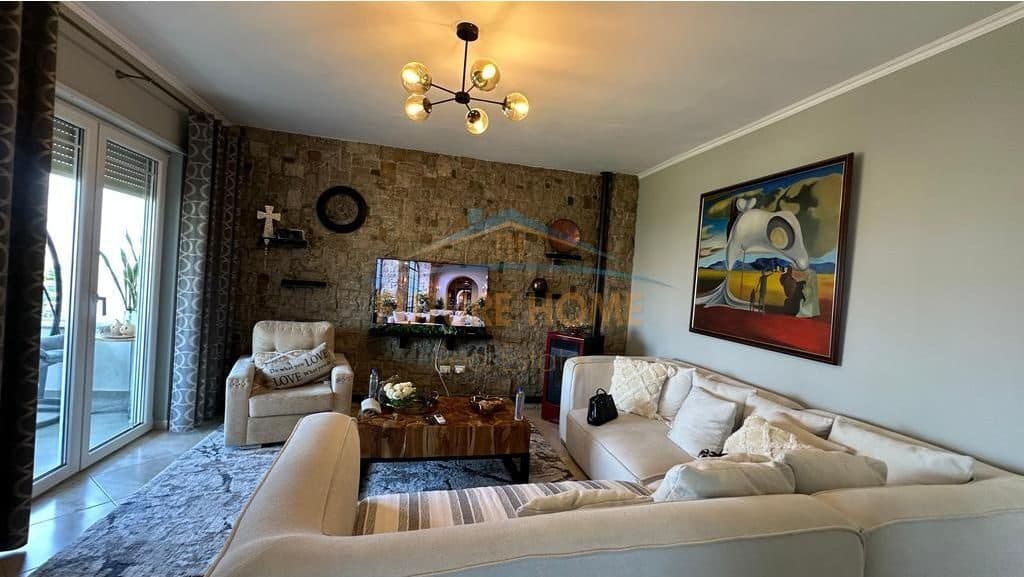 Në shitje, Apartament 2+1+2+ Garazh, Kopshti Botanik, Tiranë 2