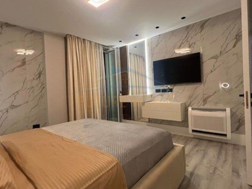 Qira, Apartament 2+1+2, Bllok, Tiranë. 3