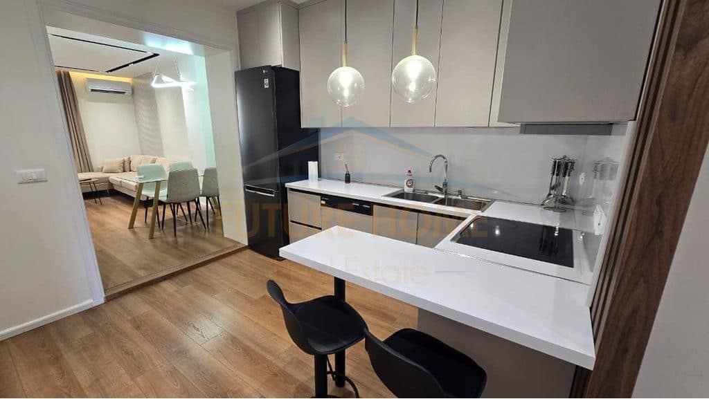 Qira, Apartament 2+1+2, Petronini, Tiranë. 3