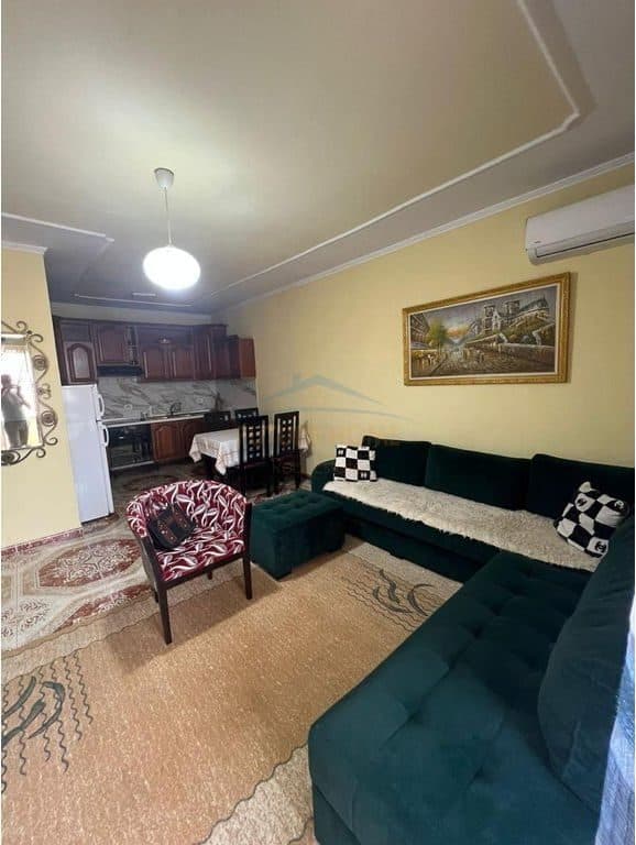 Në shitje, Apartament 2+1, Rruga "Kongresi Manastirit", Tiranë.