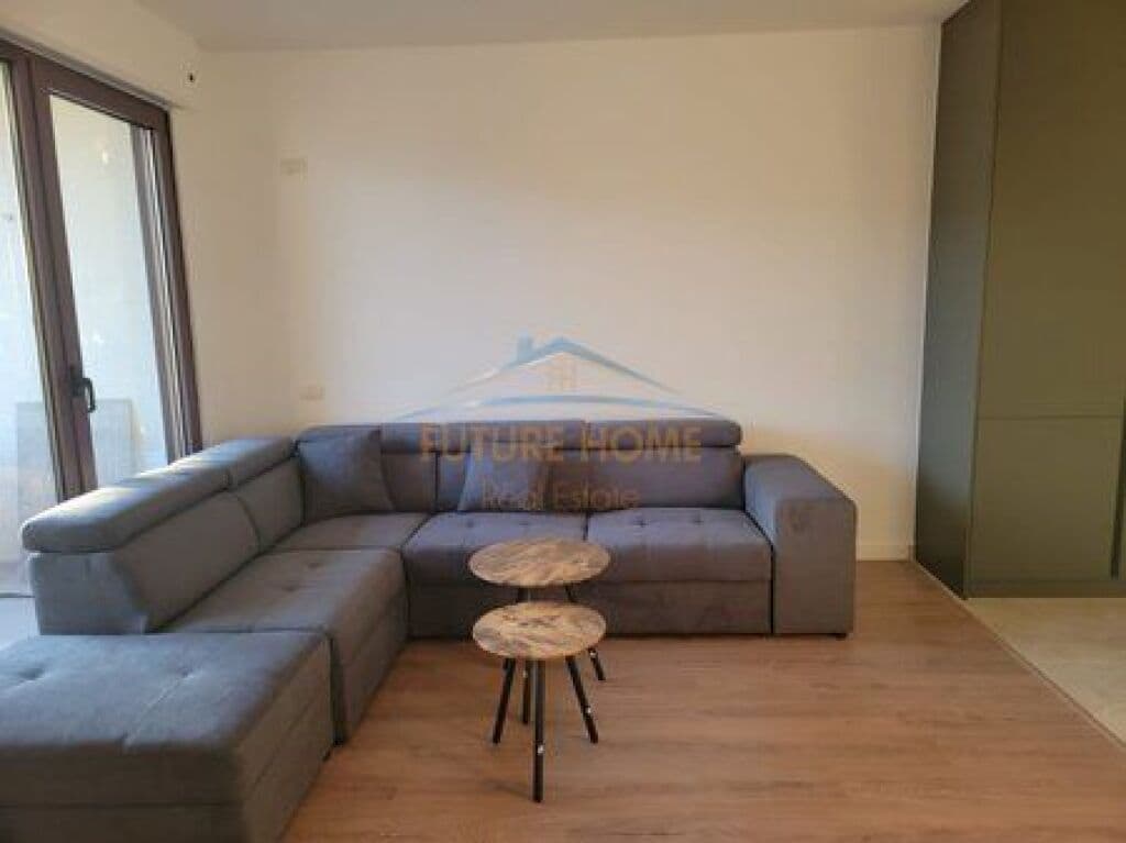 Me qira, Apartament 2+1+2, Rruga 5 Maji, Tiranë