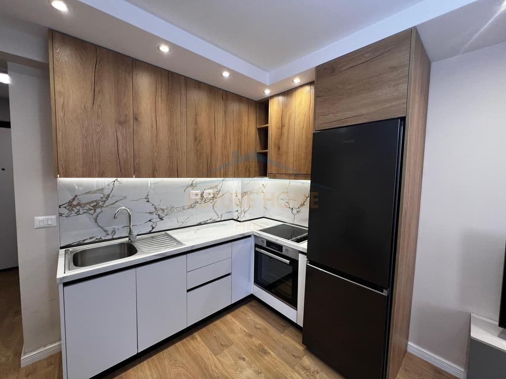 SHKËRBE APARTAMENT 1+1 BLLOKU, TIRANË 4