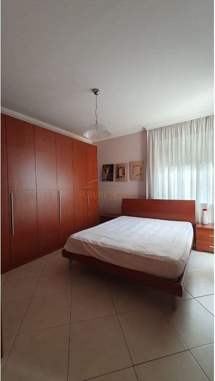 Qira, Apartament 2+1+2, Komuna e Parisit, Tiranë 4