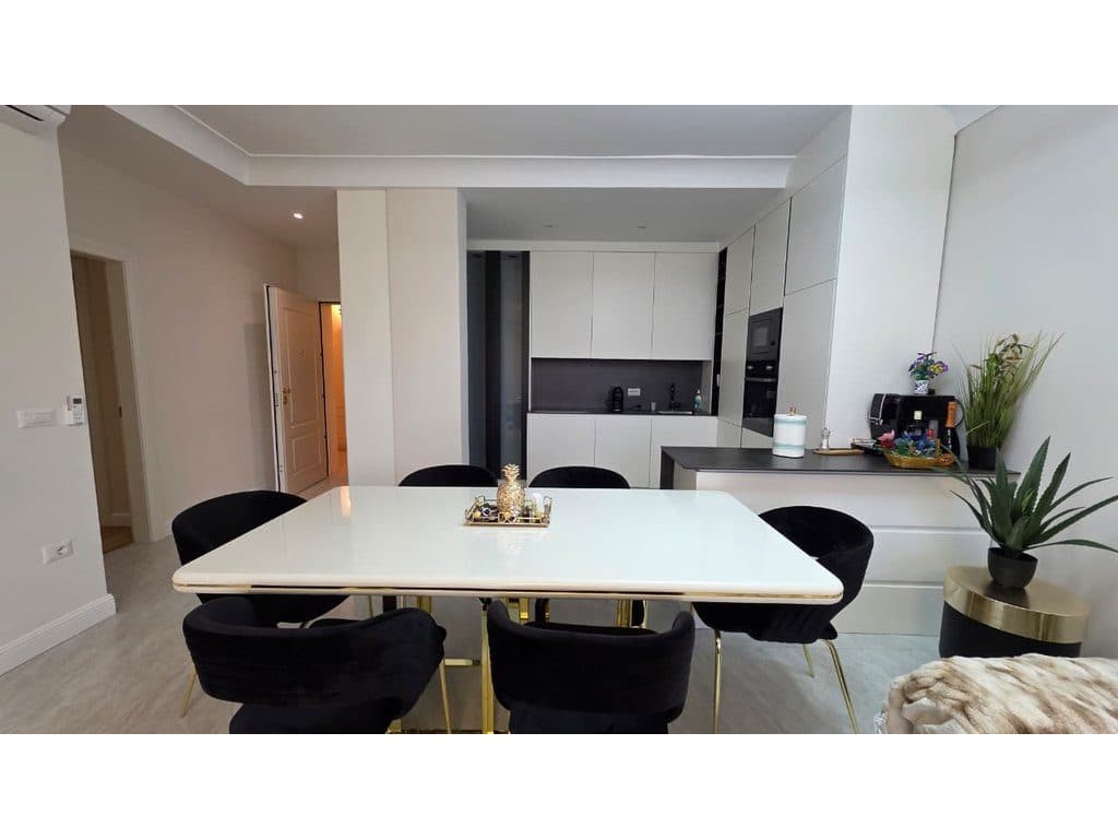 Shitet, Apartament 2+1+2+Post Parkim, Teg, Tiranë. 4